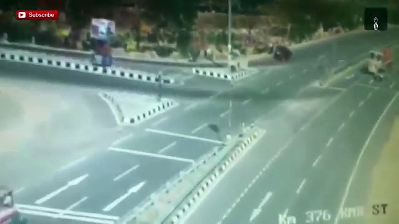 cctv-footage-of-car-accident-on-nizambad-hyderabad-national-highway