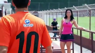 raquel freestyle footballer high heel challange