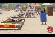 Skunk on the beach prank - Just For Laughs Gags