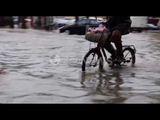 Edhe Durrësi nën ujë, probleme me qarkullimin