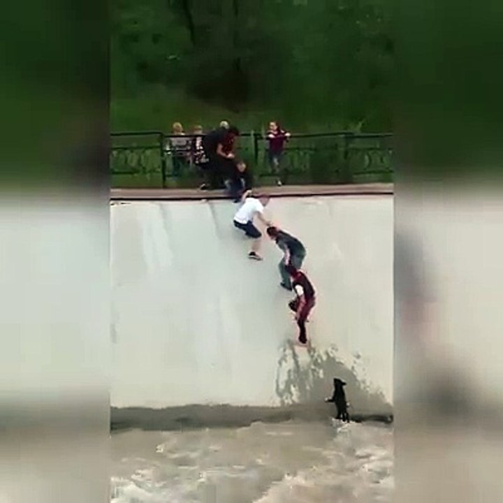 Boy Put His Life On Risk. See For What