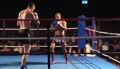 BOXE : Il utilise une figure et met KO son adversaire