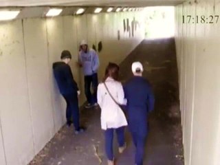 Un boxeur met KO deux gars pour venger sa copine