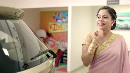 Kapil Sharma and his onscreen wife with the Honda Mobilio