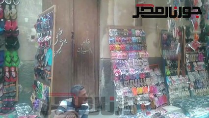 المسجد الكبير بالزقازيق قبله المصلين منذ قرنين محاط بالباعة