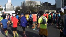 ２０１６年３月６日　静岡マラソン2016　午前８時２５分スタート前の静岡市役所前　　　　　　　P3066000