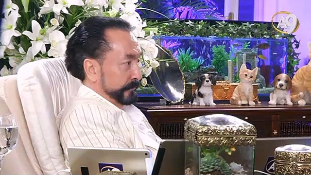 Sn. Recep Tayyip Erdoğan gibi dindar, şevkli, samimi bir insan kolay kolay çıkmaz. Onun saçının kılına dokundurtmayız.