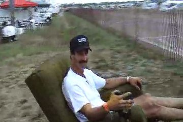 Ce fauteuil se conduit comme une mobilette haha