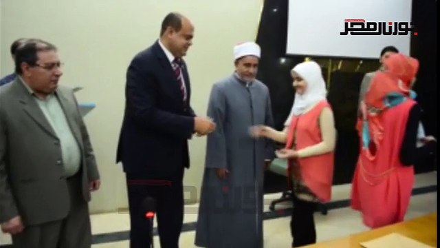 محافظ مطروح يكرم أوائل الشهادتين الابتدائية والإعدادية الأزهرية
