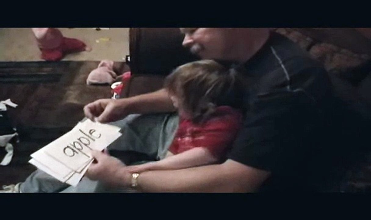 Carlie Reading at 25 months