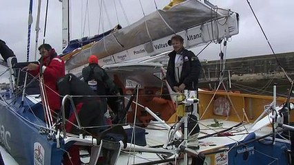 Arrivées de Jean-Pierre Dick, Yann Eliès et Morgan Lagravière aux Sables d'Olonne.