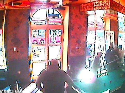 10 Bandidos attacks 4 Hells Angels and ends up on the run