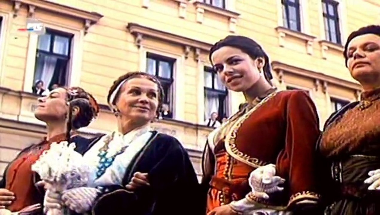 BILJA KRSTIĆ ~ Puče puška & Pjesma o Zoni (iz filma Zona Zamfirova)