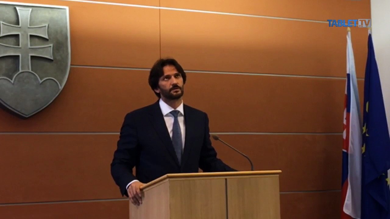 ZÁZNAM: R. Kaliňák odkúpil časť akcií B.A. Haus od Ladislava Bašternáka