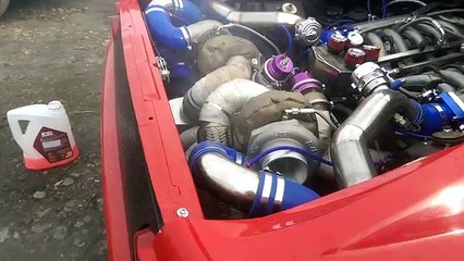 Pegaram num Ferrari F355 e colocaram um V12 BMW