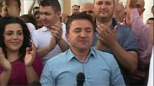 Arrestohet Elvis Rroshi, falsifikoi dokumentat - Top Channel Albania - News - Lajme