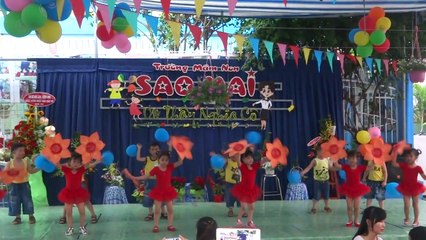 Các bé lớp Chồi 2 MN Sao Mai Q8 múa bài Ở trường cô dạy em thế