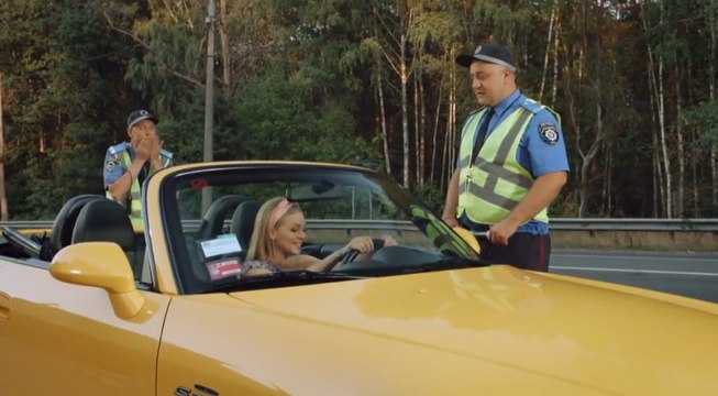 ГАИшник влюбился в блондинку )) Готовьтесь посмеяться от души!