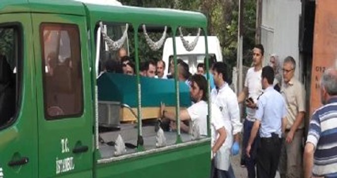 Tartıştığı Eşini Boğazından Bıçaklayarak Öldürdü