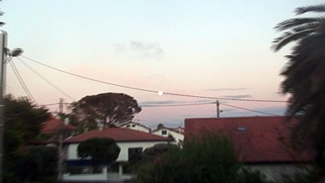 pleine lune jaune