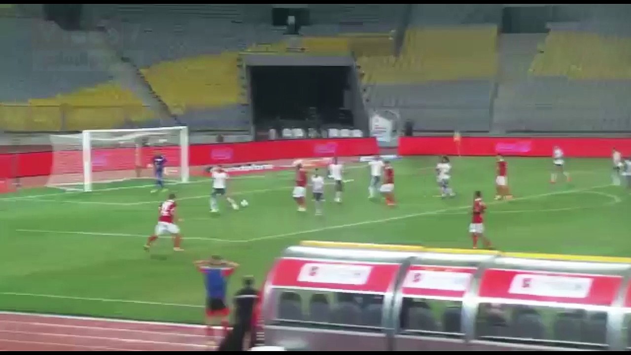 بالفيديو .. سعد سمير يهدر أخطر فرص الأهلى أمام المصرى