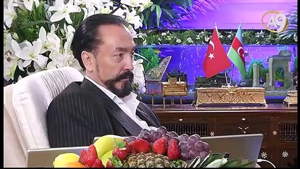 Hz. Hızır birçok Mason mabedinde insan ve bitki arası bir şekilde gösterilir