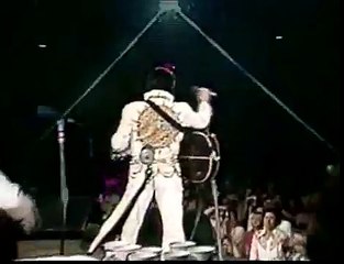 Elvis Presley sa démarche By Skutnik Michel " Oui le King est vivant en 2016 "