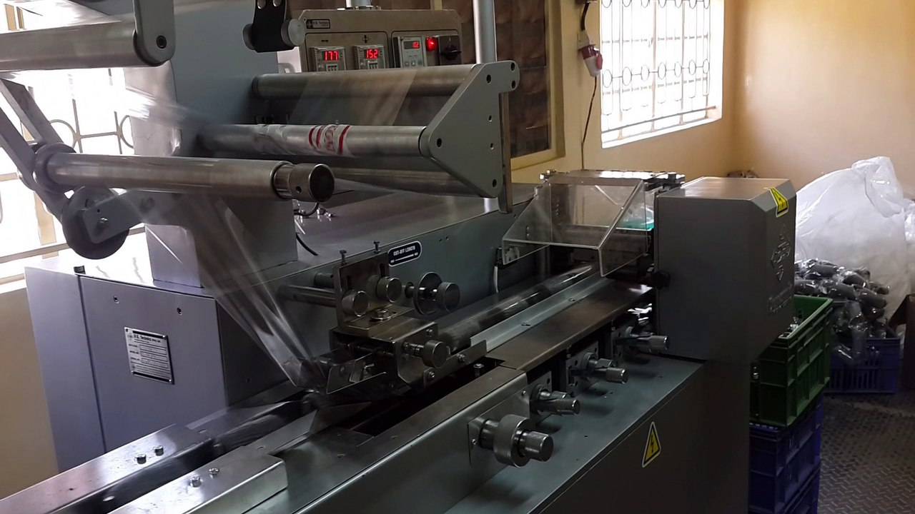 Steelwool Packing Machine, Flow Wrapper, Flow Wrap Machine, Flow Pack Machine, Horizontal Packaging Machine
