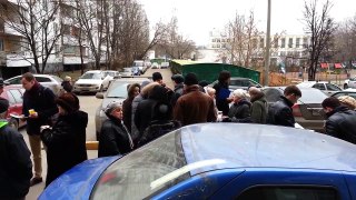 Депутат Виталий Золочевский встречается с жителями ул. Народного Ополчения д.28 к.1