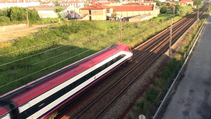 Comboios de Portugal Alfa Pendular 4000 EMU & CP Porto 3400 EMU passes Avenida dos Correios Bridge