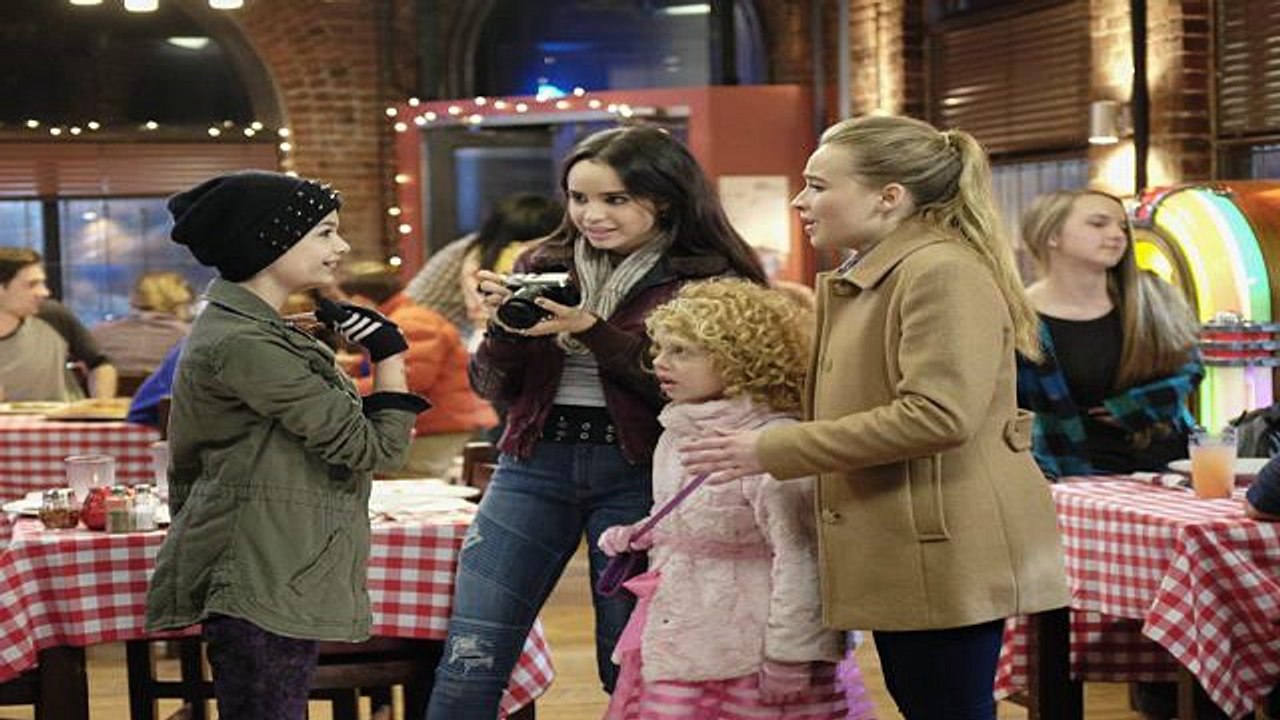 ⇨⇨ Adventures in Babysitting Película Comp