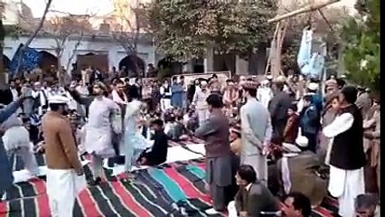 yeh kia ho raha hay daikhain zara