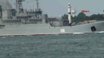 Rus Savaş Gemisi İstanbul Boğazı'ndan Geçti