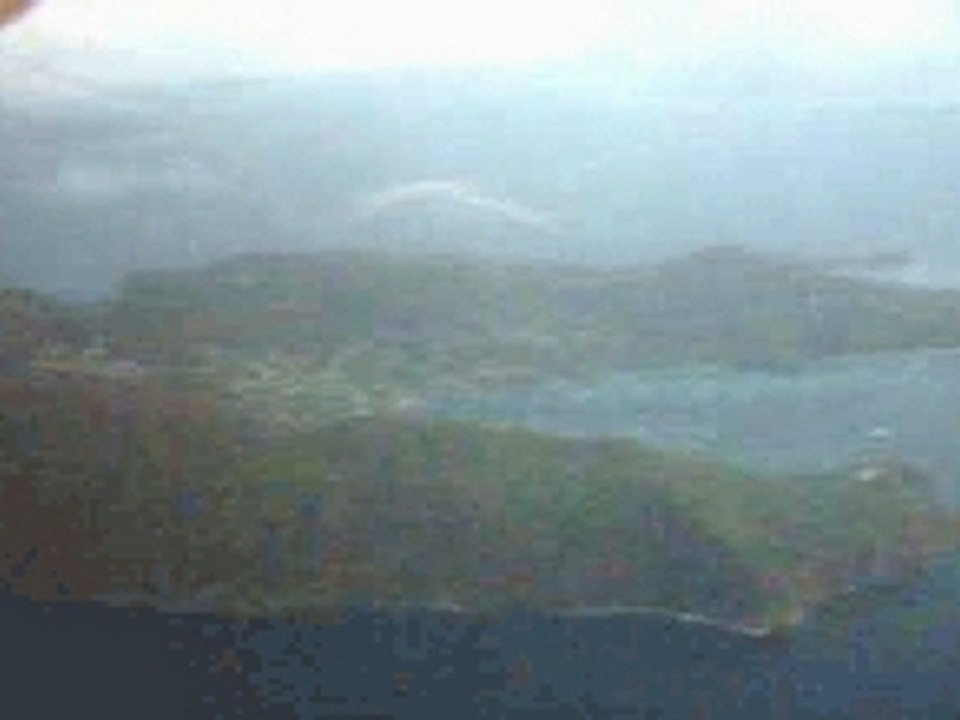 Le tout petit avion vers  Canouan