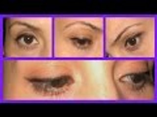 Applicare l'eyeliner con un cucchiaino
