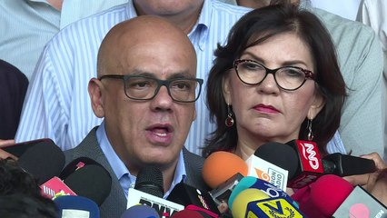 Chavismo denuncia fraude en recolección de firmas contra Maduro