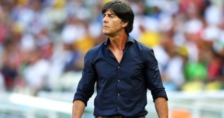 Löw, Antrenmanda Elini Pantolonun İçine Soktu