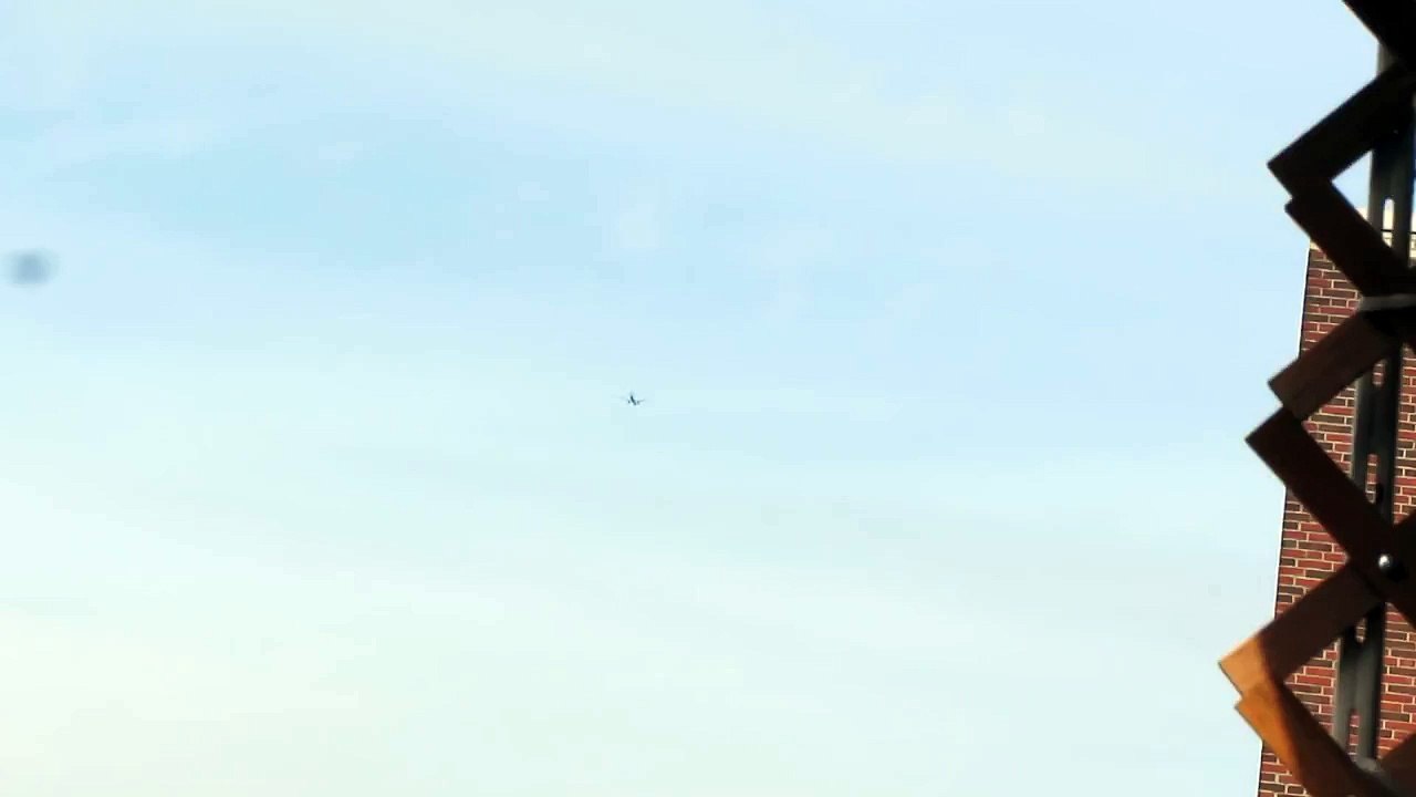 4.7.2012 10:32 Loud Jet Lowpass Flugzeug Tiefflug Fluglärm HAARP Chembow Helo Voerde Germany