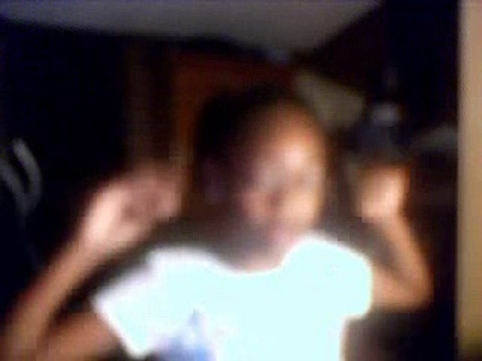 LEZLEZLEZ10's webcam video July 12, 2010, 11:23 AM