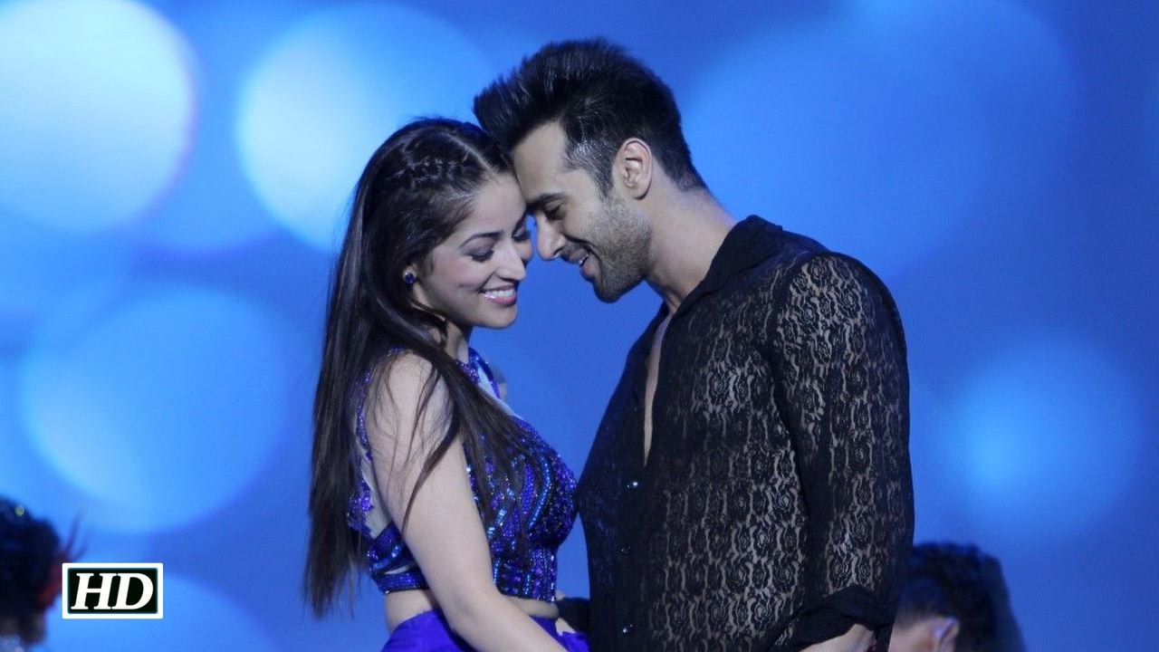 Watch Pulkit Yamis ROMANTIC moments Junooniyat Promotion
