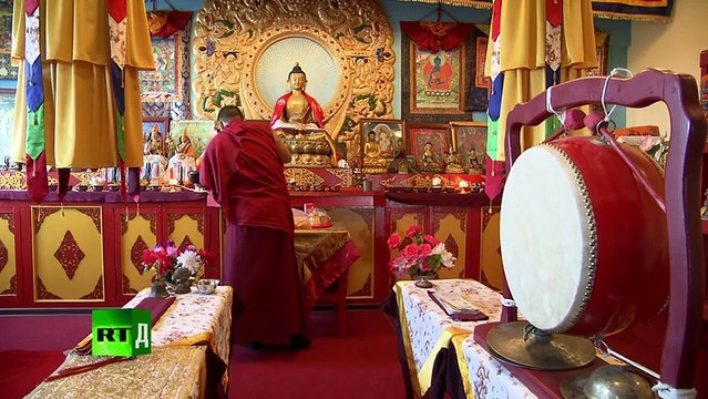 Kalmykia: the monks' white path. A monk crosses the steppes of Europe's only Buddhist republic on foot