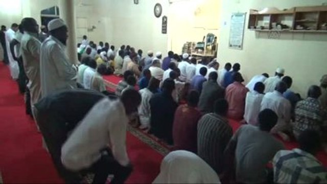 Nijerli Müslümanlar Teravih Namazında Camileri Dolduruyorlar