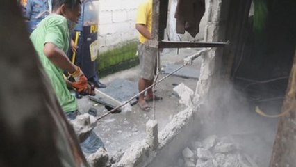 Vecinos de una barriada de Manila intentan evitar su desalojo