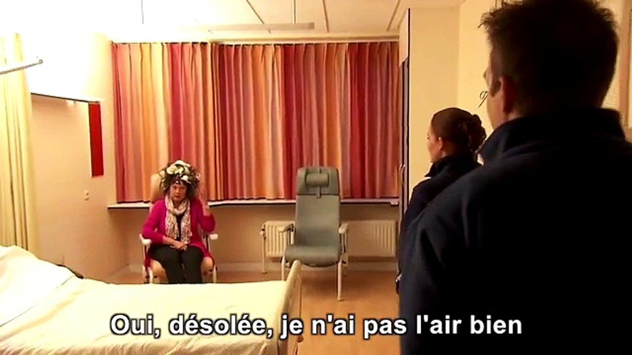 Elle confond mousse à cheveux et mousse expansive