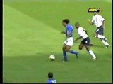 Ronaldinho passe a rivaldo