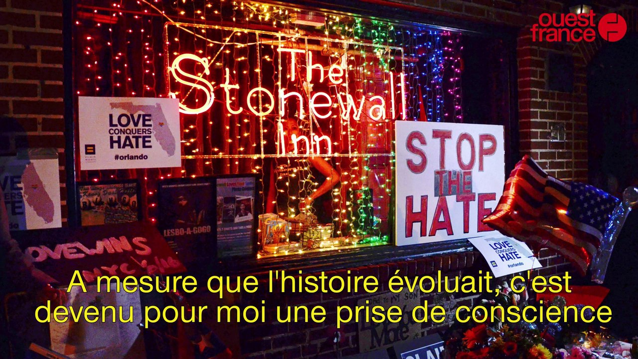 Joseph Amadeo, professeur de sciences politique venu rendre hommage aux victimes devant le Stonewall Inn.