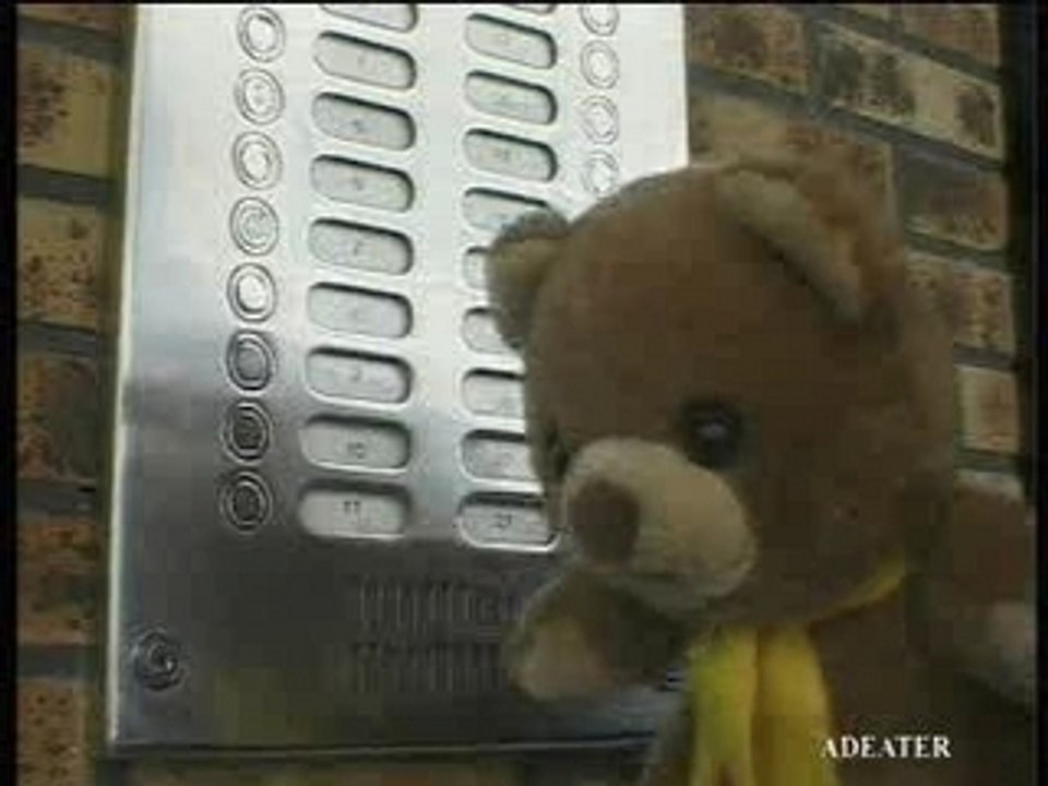 Grumly et l'interphone