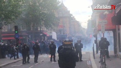 Descargar video: Paris : premiers heurts en marge de la manif contre la loi Travail