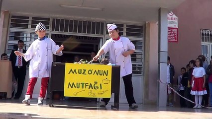 23 NİSAN 2013 ISPANAKLI  YUMURTA GÖSTERİSİ