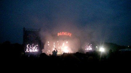 Chemical Brothers playing Setting Sun at Parklife